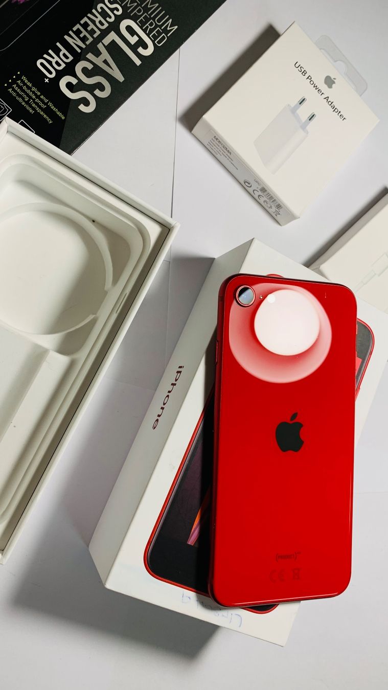 Apple Telefoni cellulari / Smartphones: iPhone SE 2020 (128GB) – Usato da Luzern venduto da Waince786