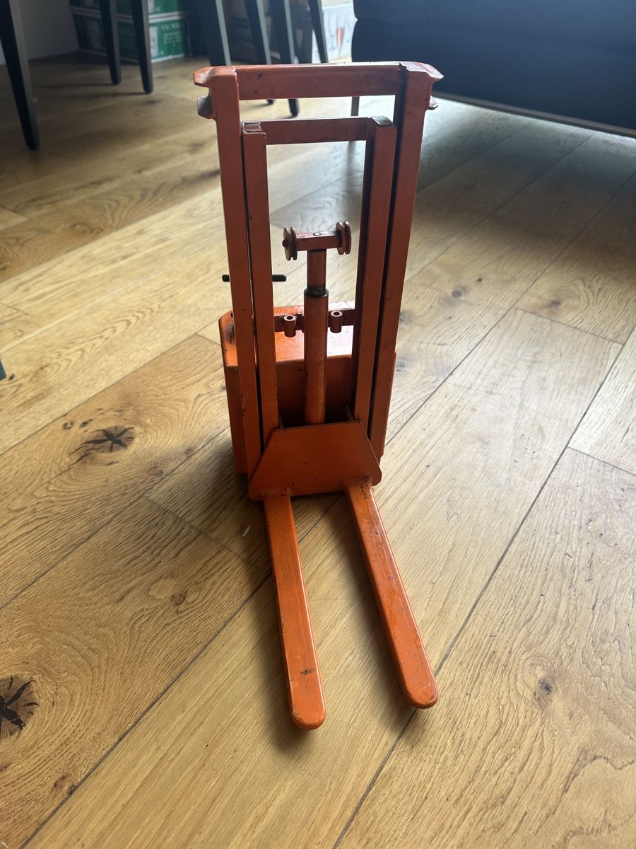Carrelli elevatori e a forche: Robuster Gabelstapler / Hubwagen Modell, Orange, Metal – Usato da Basel venduto da jul_fz98 3