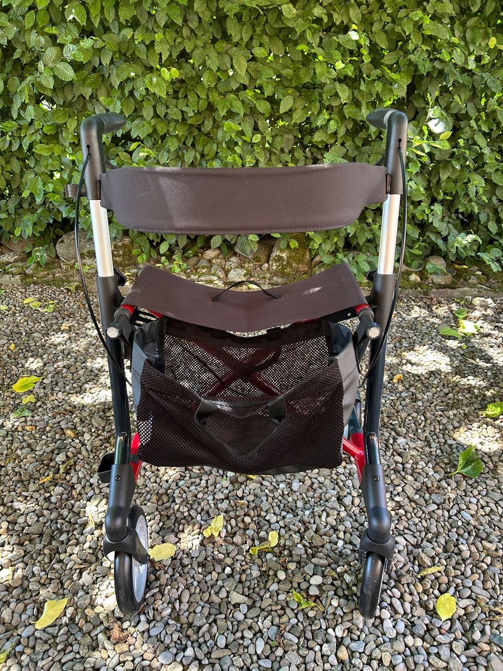 Ausili per la deambulazione: Rollator Russka Elan plus anthrazit/dunkelrot – Usato da Kirchdorf AG venduto da ColorPurple 2