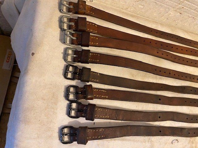 Altro in  Abbigliamento & Accessori: 8 X LEDERRIEMEN  CH ARMEE – Usato da Chur venduto da silbermon 1