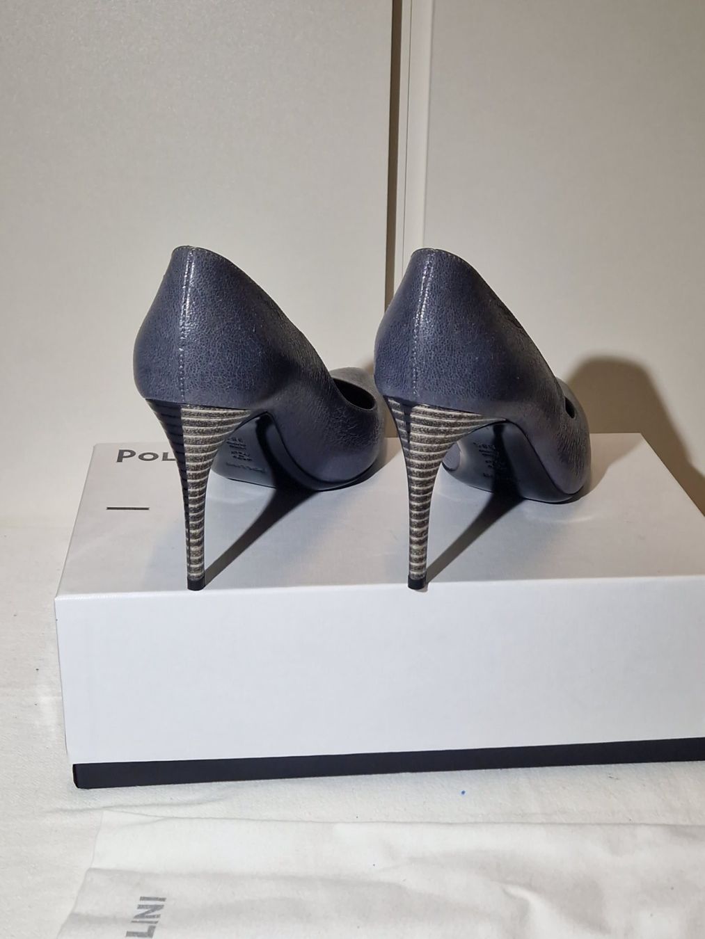 Scarpe da donna: Damenschuhe POLLINI, Grösse 38 1/2 – Usato da Cham venduto da Dave63 1