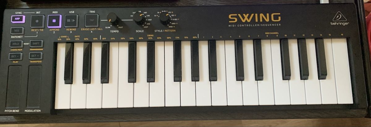 Behringer Instruments de musique: Behringer SWING MIDI Controller Sequenzer neu! – Neuf (Voir description) à Bern par Fribi013