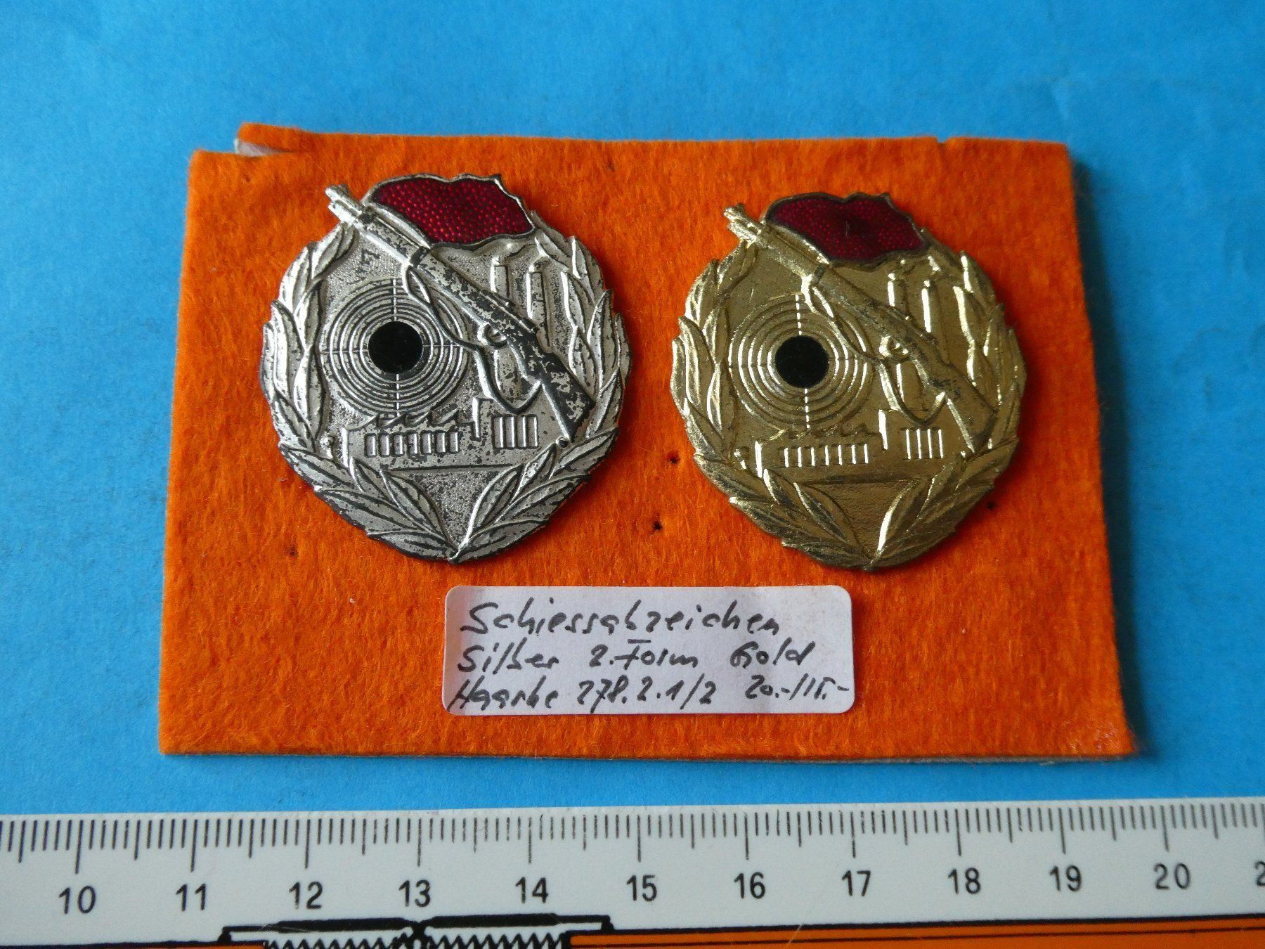 Medaglie: DDR - Schiessabzeichen Gold & Silber – Usato da Wichtrach venduto da LuckyLuke69