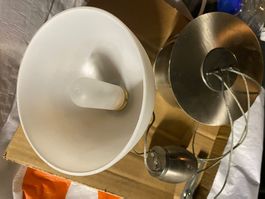 wunderschöne zierliche Deckenlampe weisses Glas