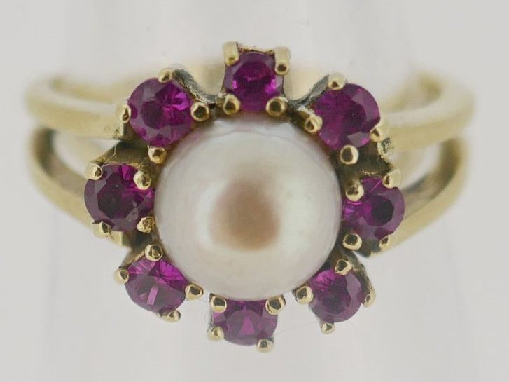 Anelli: Schöner Perlen Ring mit Rubine Ringgr. 53 14 Karat – Usato da Schaffhausen venduto da swisswatches-andmore