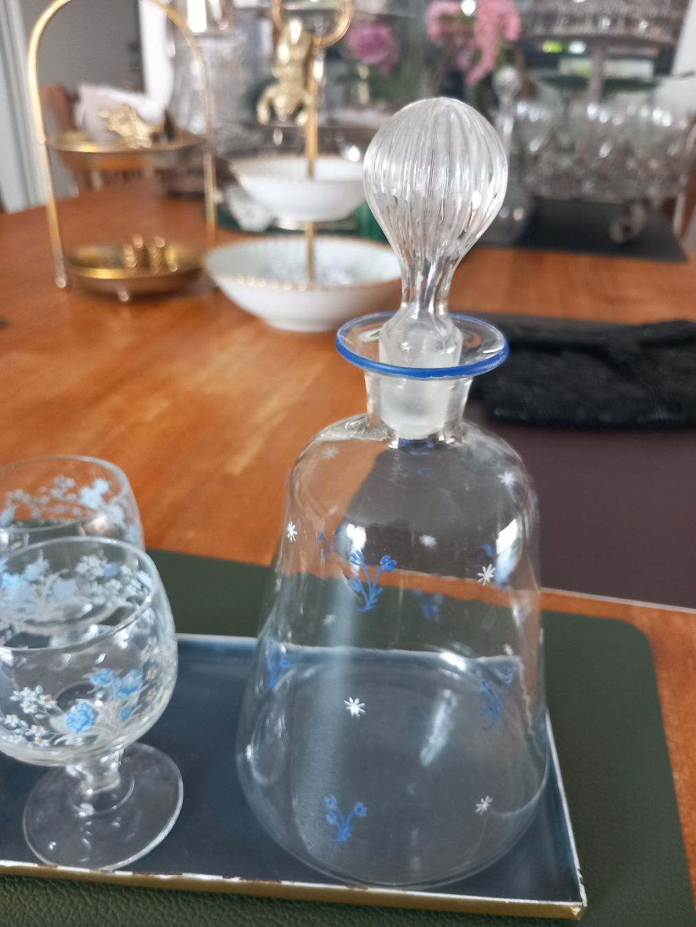 Bicchieri: ACHT ANTIKE SCHNAPS GLESLI  MIT KARAFFE/ /TEELICHTLI – Usato da Aegerten venduto da gismolini 7