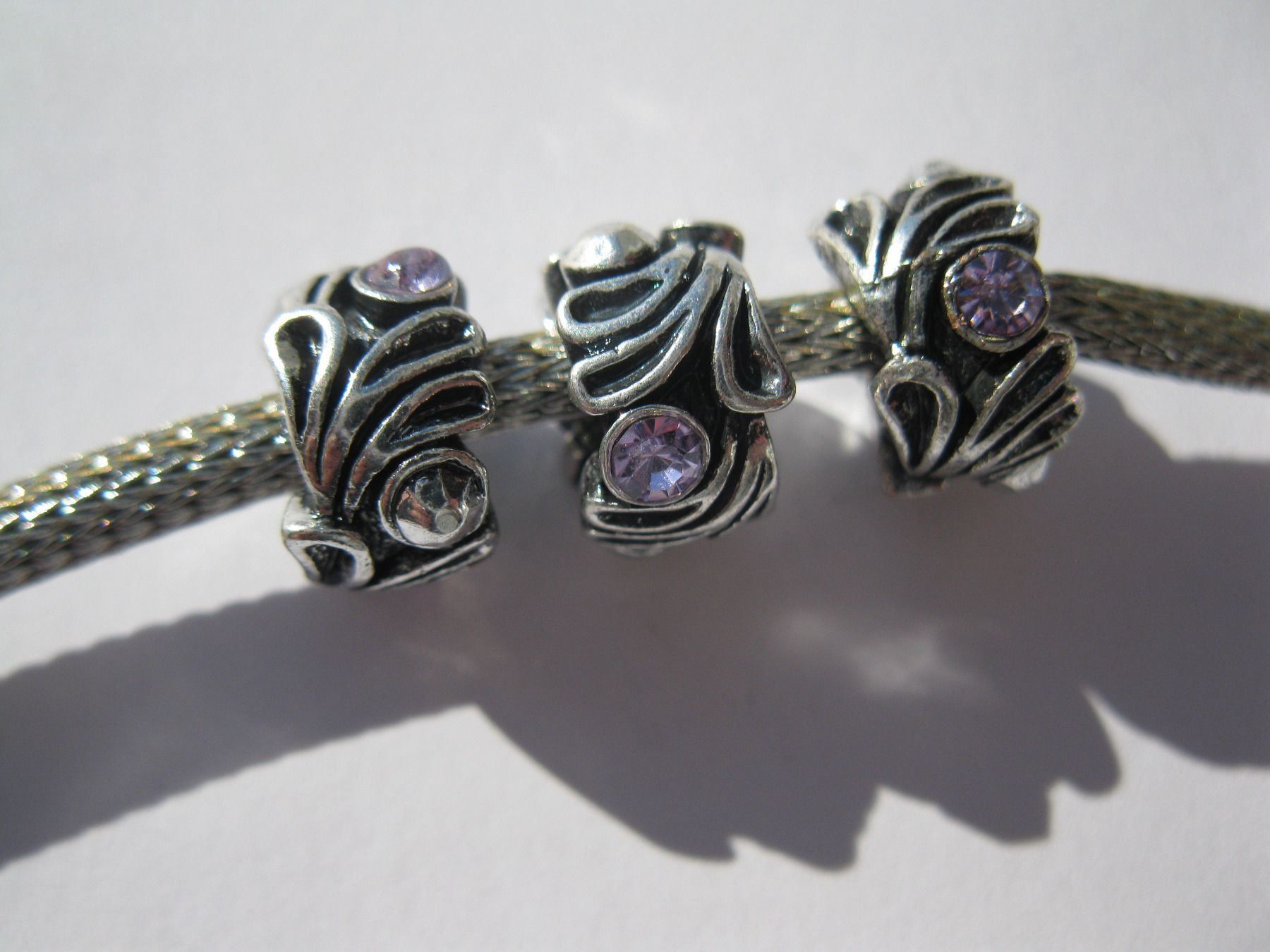 Perlen (unechte): 2 Metallperlen, Grosslochperlen, Beads altsilber, rosa – Neu und originalverpackt aus St. Margarethen TG von LuanaKa