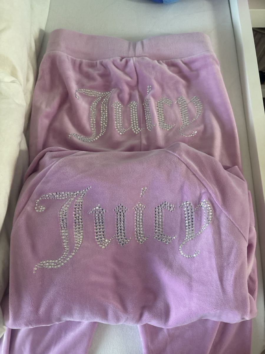 Juicy Couture Tute: tuta Juicy conture – Nuovo (secondo la descrizione) da Taverne venduto da pre_5wkl