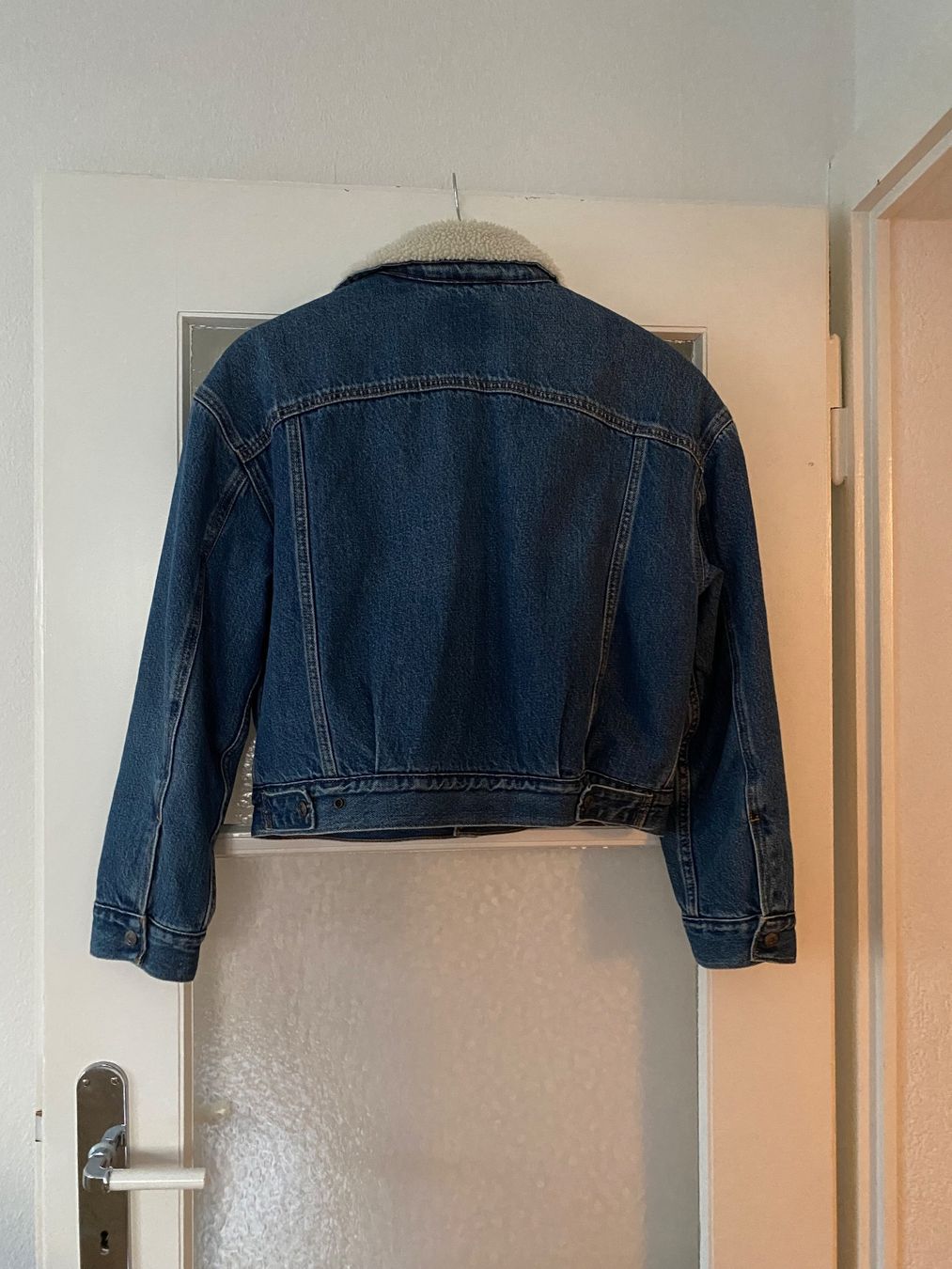 Levi's Giacche: Levi's Jeansjacke mit Teddyfutter, Gr. S – Usato da Ostermundigen venduto da TianaTiara 1