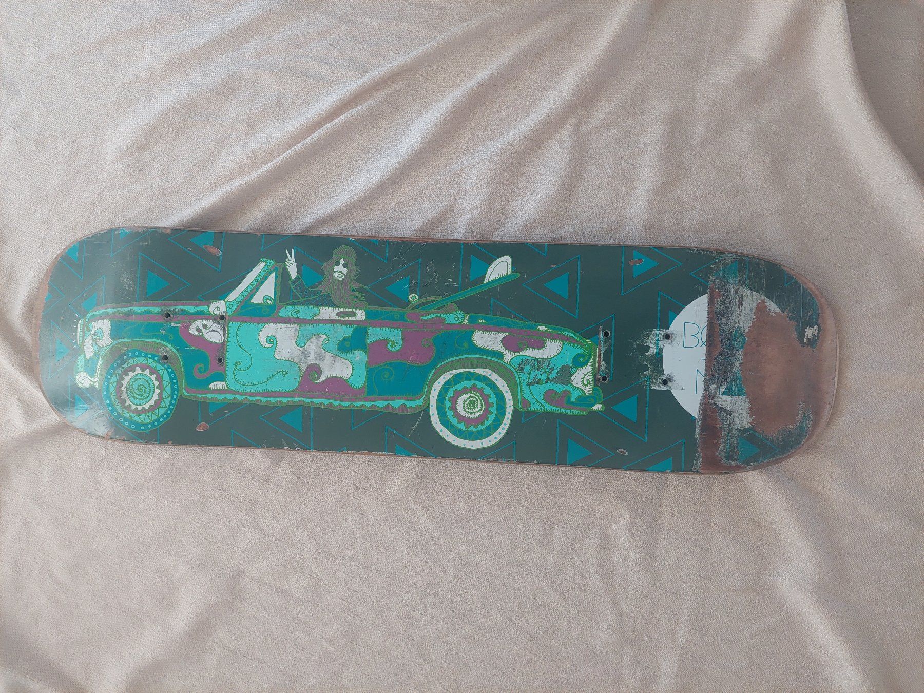 Skateboards: Skateboard-Deck mit Totenkopf & psychedelischem Auto – Usato da Dübendorf venduto da aur_wm8b