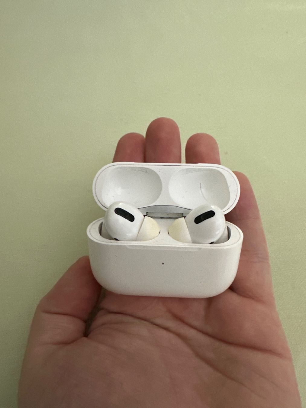 Apple Kopfhörer: Air Pods Pro zu verkaufen – Gebraucht aus Niedergösgen von rob_xv8b