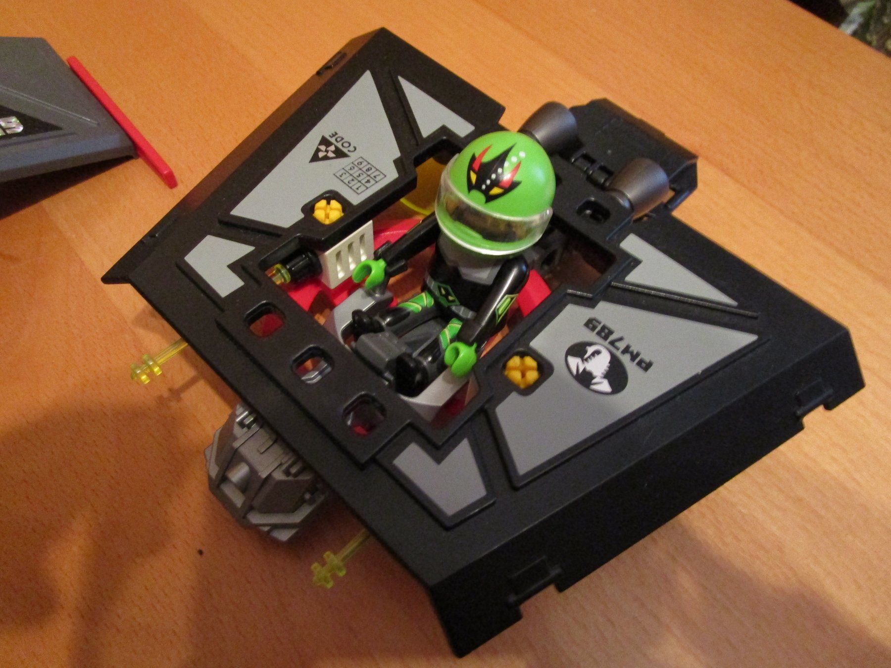 Playmobil Giocattoli: Playmobil  -  Dark Glider + Dark Invader – Usato da Wetzikon ZH venduto da Storchadebar 1