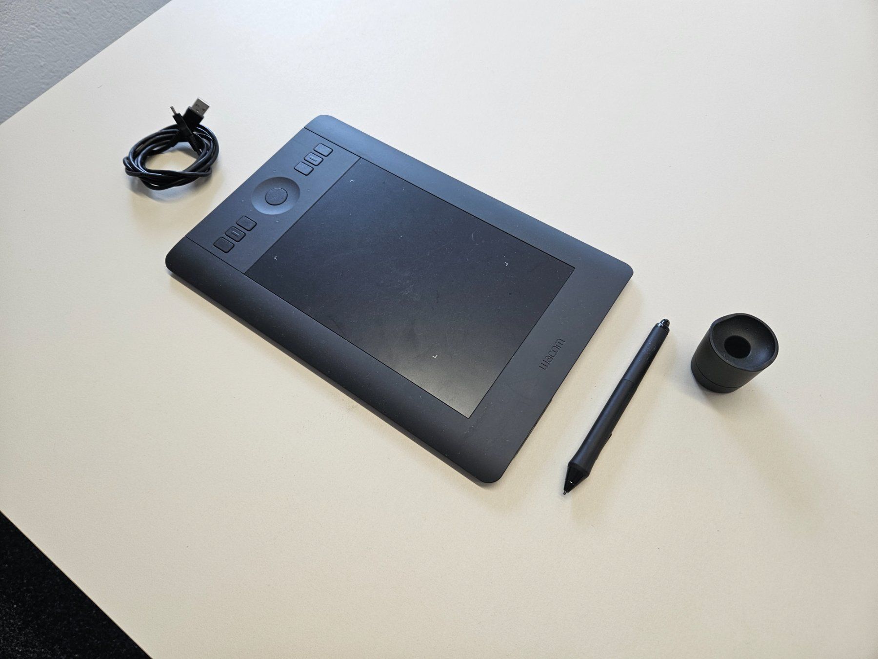 Wacom Tablet PC: Wacom Intuos Pro S – Usato da Basel venduto da Oloir