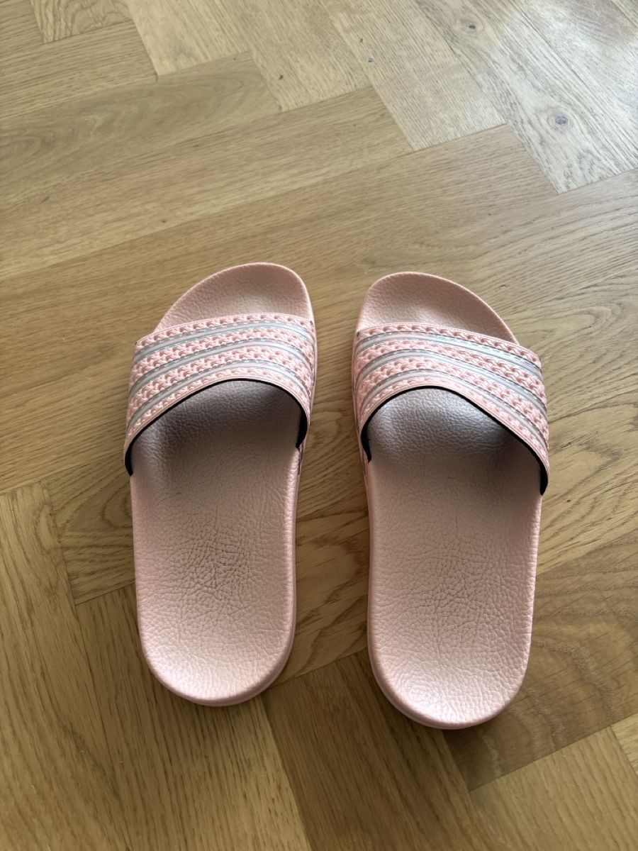 Adidas Scarpe per ragazze: Adilette Original, Grösse 37 (4) – Usato da Wohlen AG venduto da Michi761 2