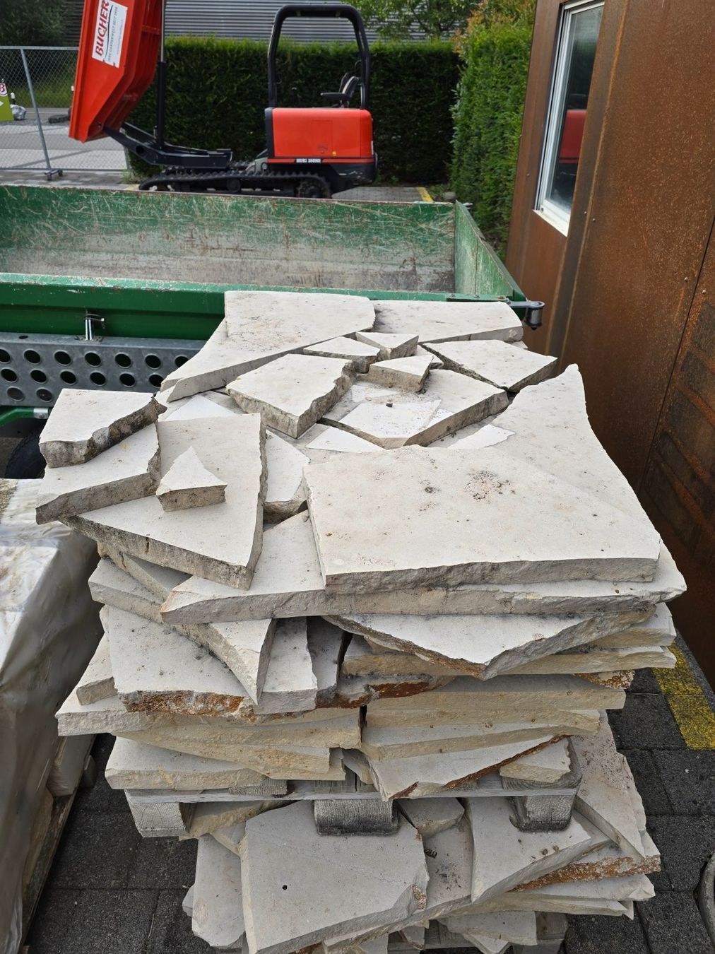Mosaïques: Kalkstein-Bodenplatten – Neuf (Voir description) à Widnau par Bucher_AG_Gartenbau