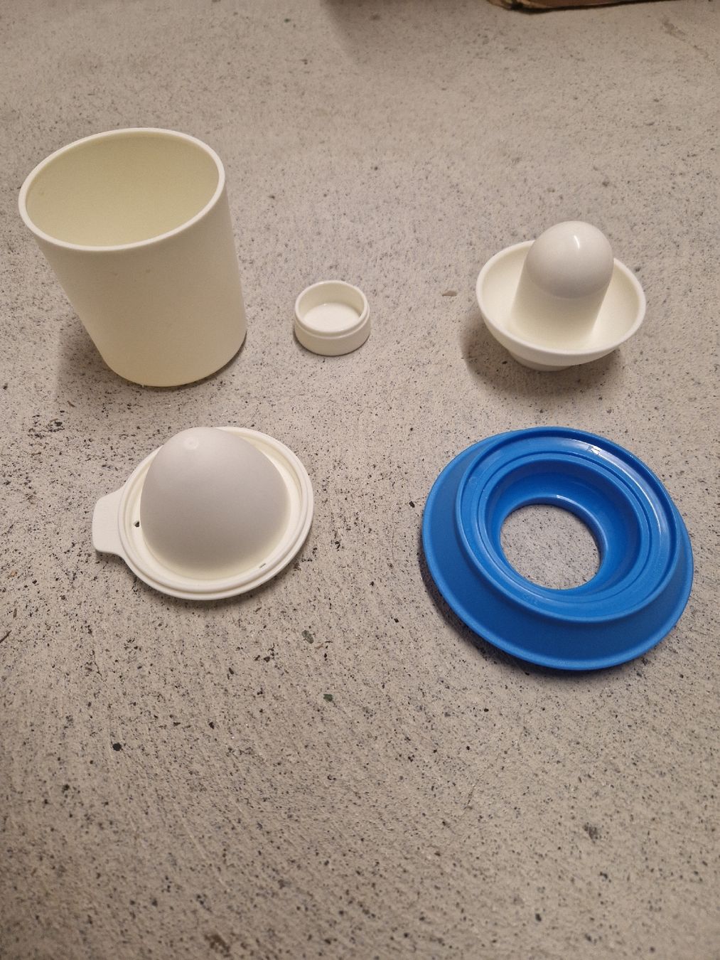 Tupperware Elettrodomestici da cucina: Tupperware Arancini Maker Neuwertig – Nuovo (secondo la descrizione) da Buttwil venduto da SabrinaA03