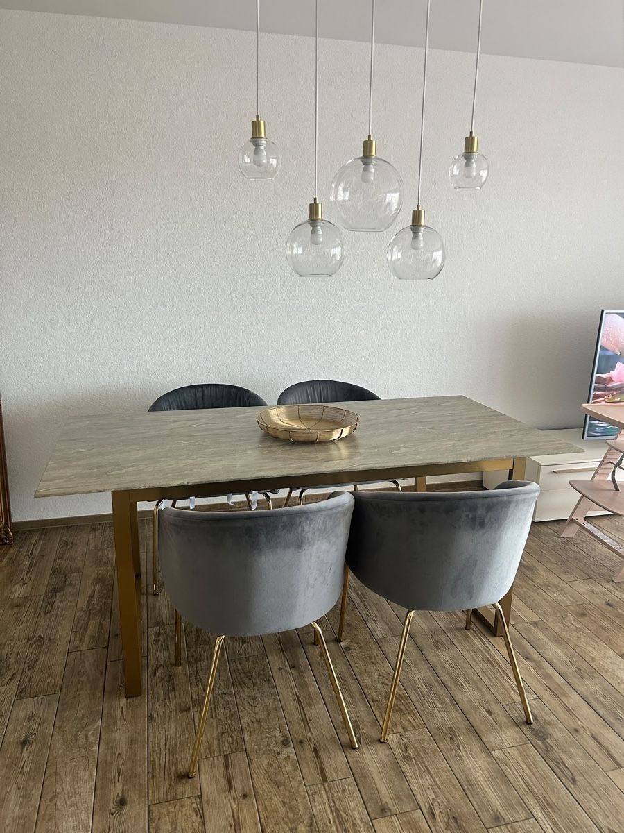 Livique Tischset: Esstisch mit Stühle – Gebraucht aus Schinznach-Bad von lau_sxv9