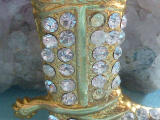 Broschen & Nadeln: Brosche Westernstiefel mit "Brillis" – Gebraucht aus Hinwil von Glasperlen 5
