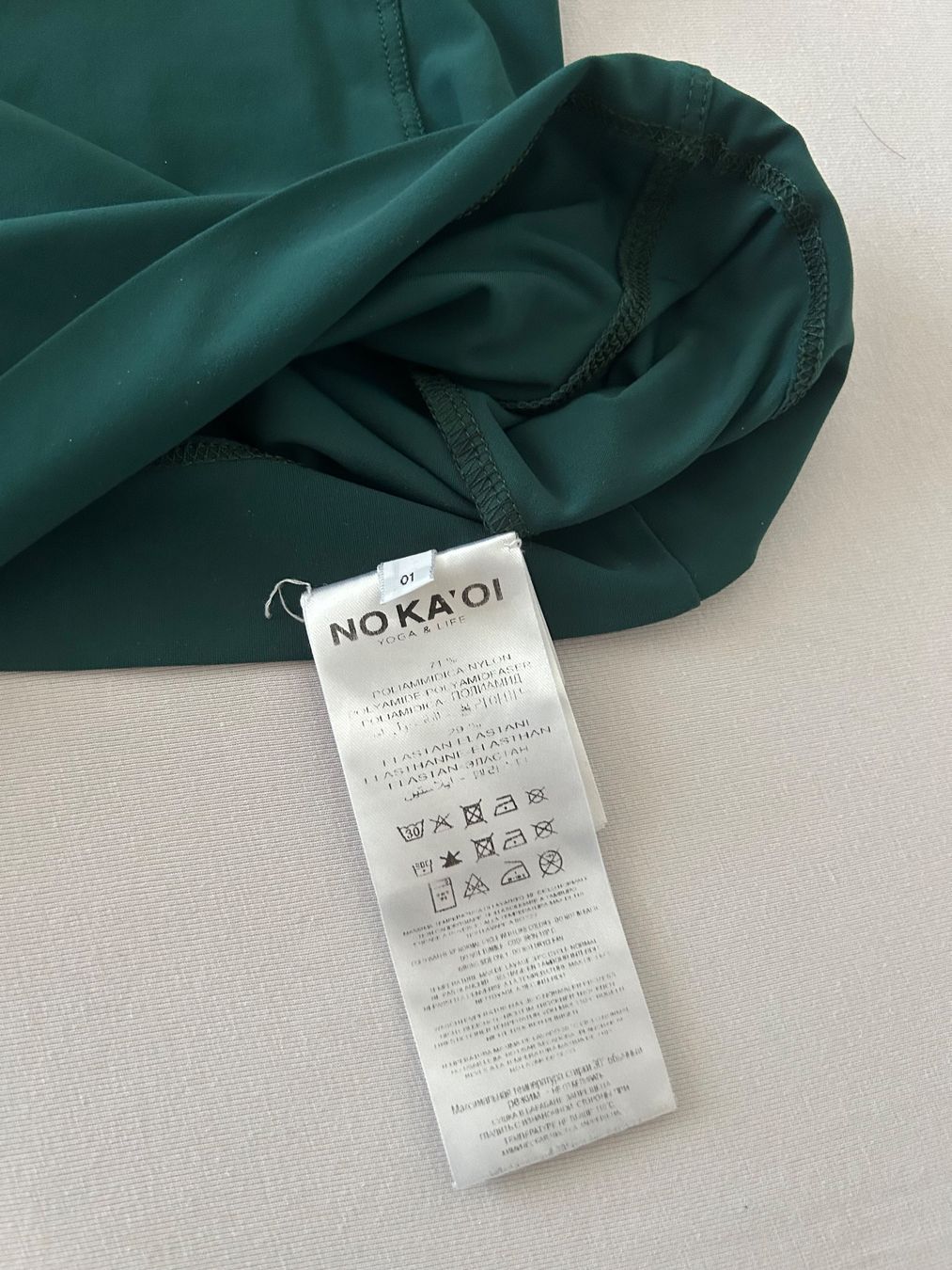 Top: No ka’Oi Sporttop M – Usato da Erlenbach ZH venduto da Syssi_C 3