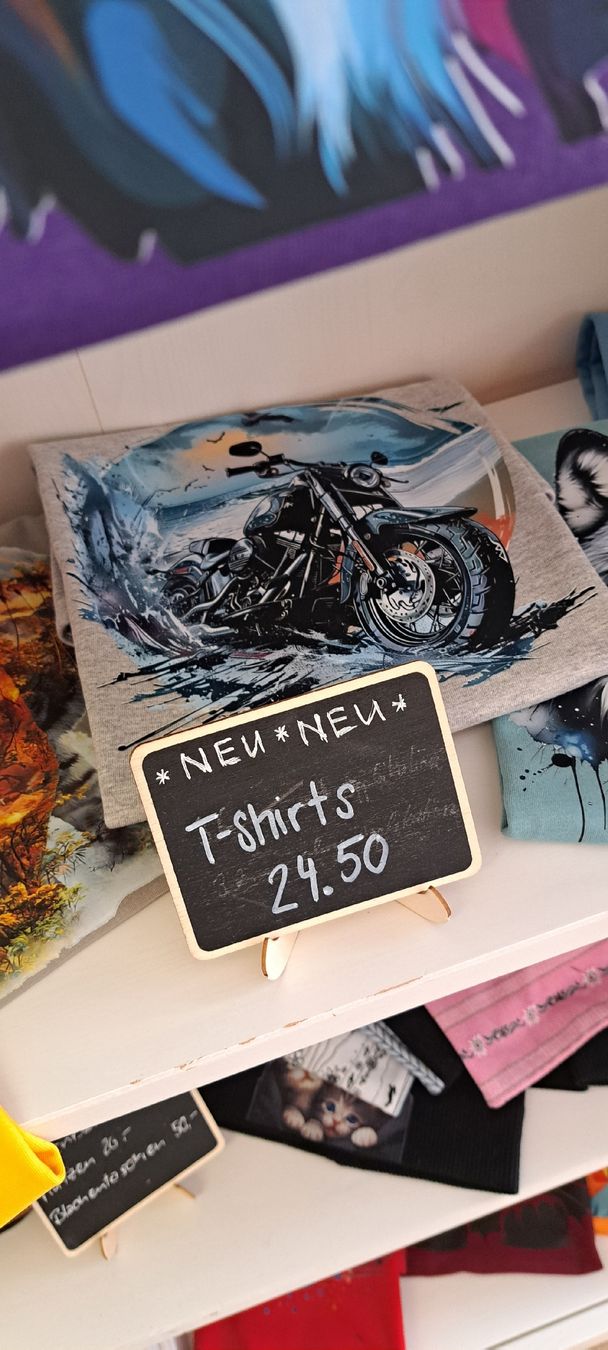Camicie, T-shirt & Polo: T-Shirts neu Div.Grössen und Sujets – Nuovo e nell'imballaggio originale da Rothenthurm venduto da dudli84
