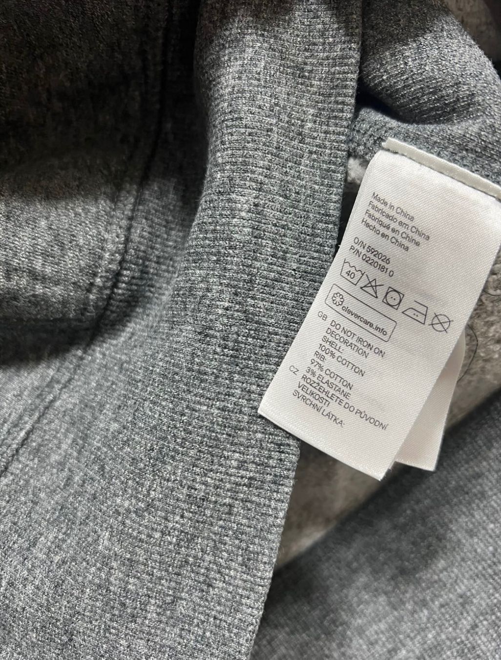 H&M Maglioni & Felpe: Hoodie von H&M , Gr. L, Gratisversand – Usato da Frutigen venduto da glnays 2