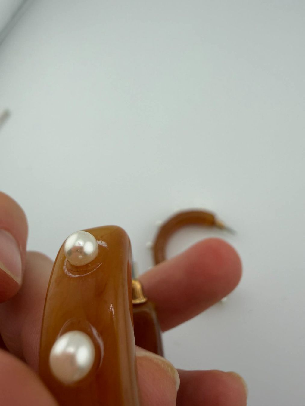 Ohrringe & -stecker: Trendige Ohrringe mit Perlen 🌸 – Neu und originalverpackt aus Riehen von edu_92w7 5