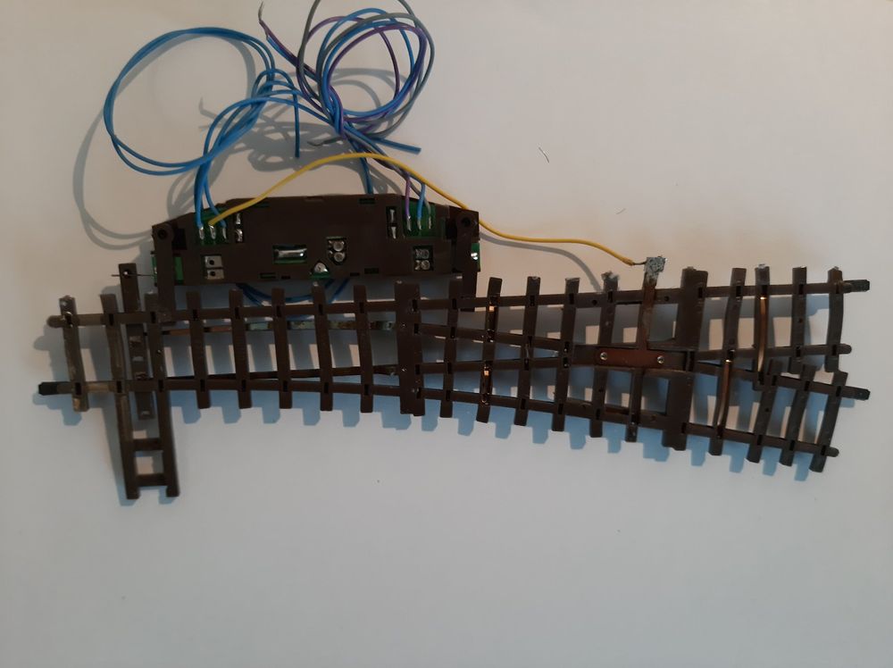 Bemo Modelleisenbahnen: Bemo H0m 4207 000 Weiche links 12° mit Antrieb – Gebraucht aus Thun von Schwarzsee48 1