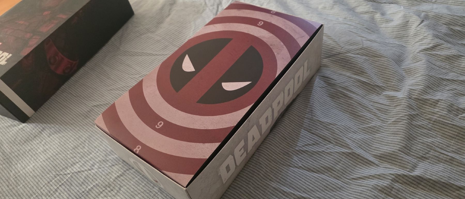 Marvel Figuren: Figurine Deadpool 1/6 (Marvel Comics) de Sideshow – Gebraucht aus Fribourg von Vctrll2330 1