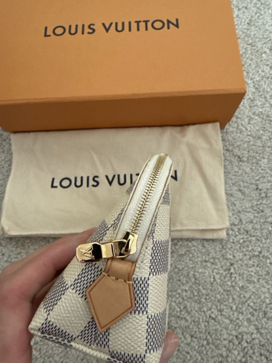 Louis Vuitton Custodie per cosmetici: Louis Vuitton Cosmetic Pouch – Nuovo e nell'imballaggio originale da Zürich venduto da ken_n7dn 2
