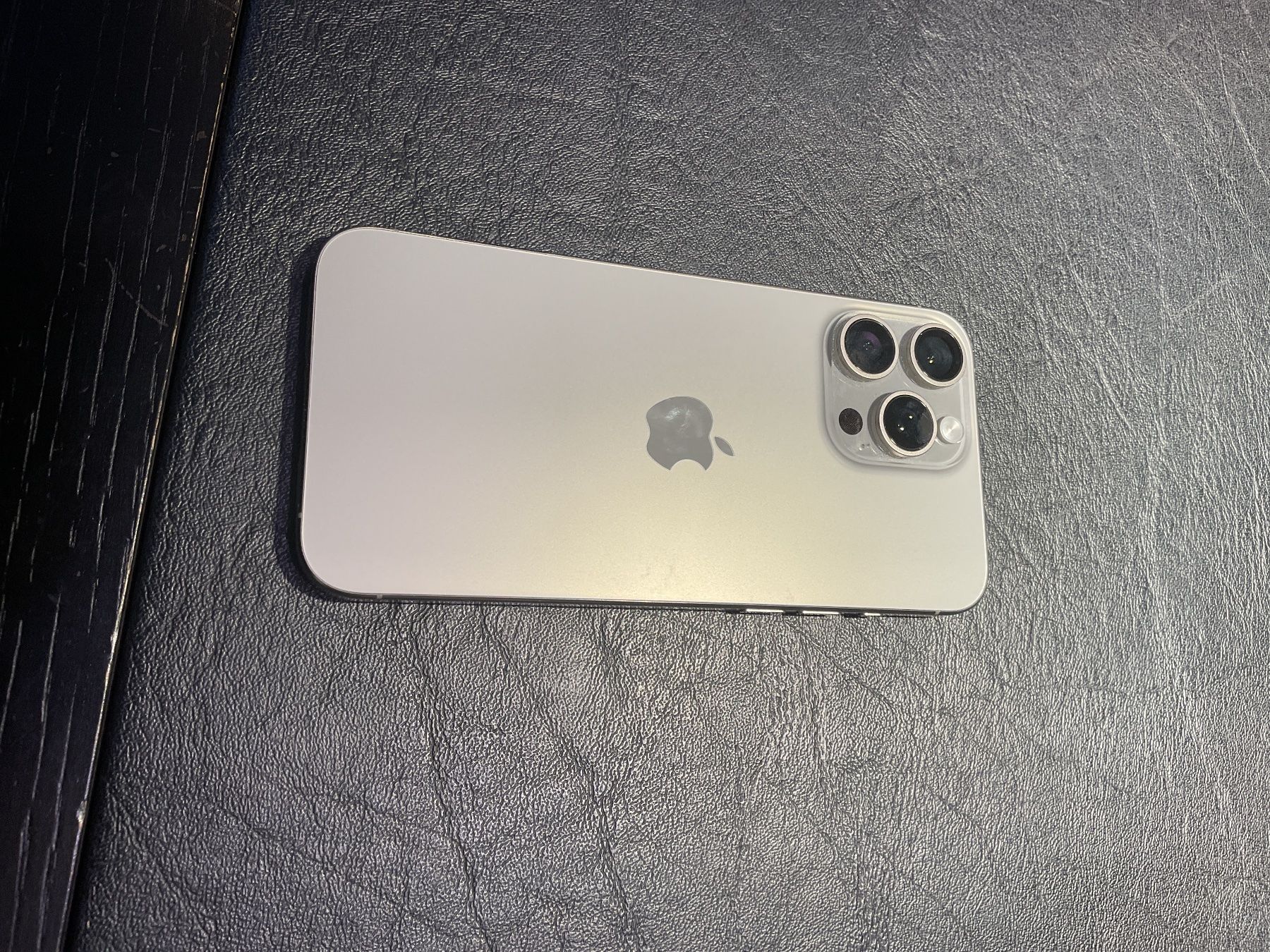 Apple Portables: Iphone 15 Pro Max – D'occasion à Dietikon par danithings 1