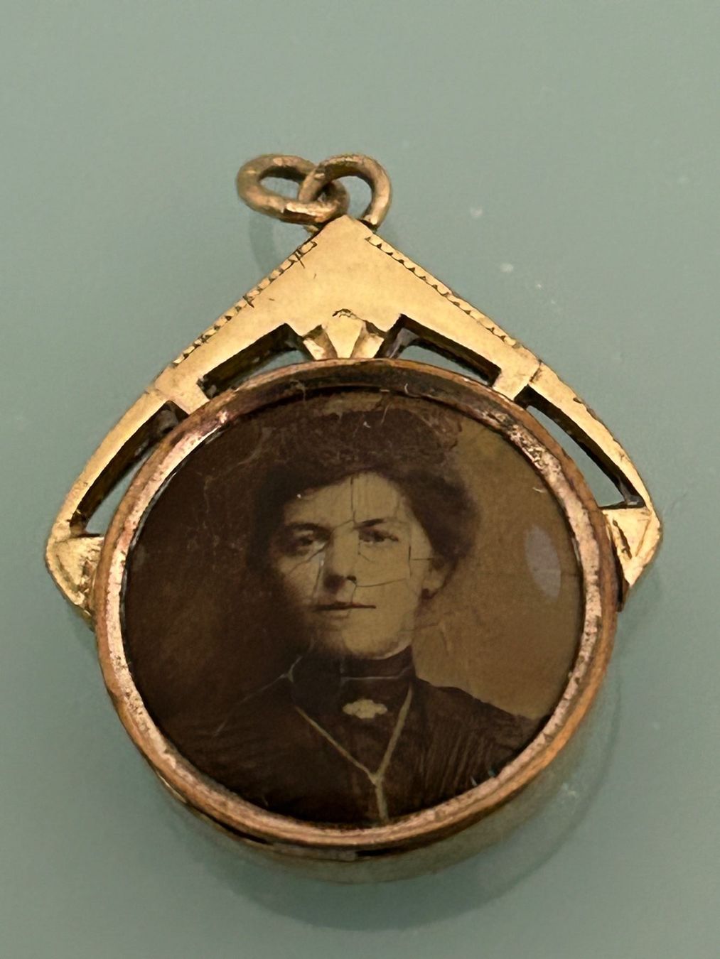 Pendentifs: Schönes doppelseitiges Medaillon – D'occasion à Eschenz par glaro14 1