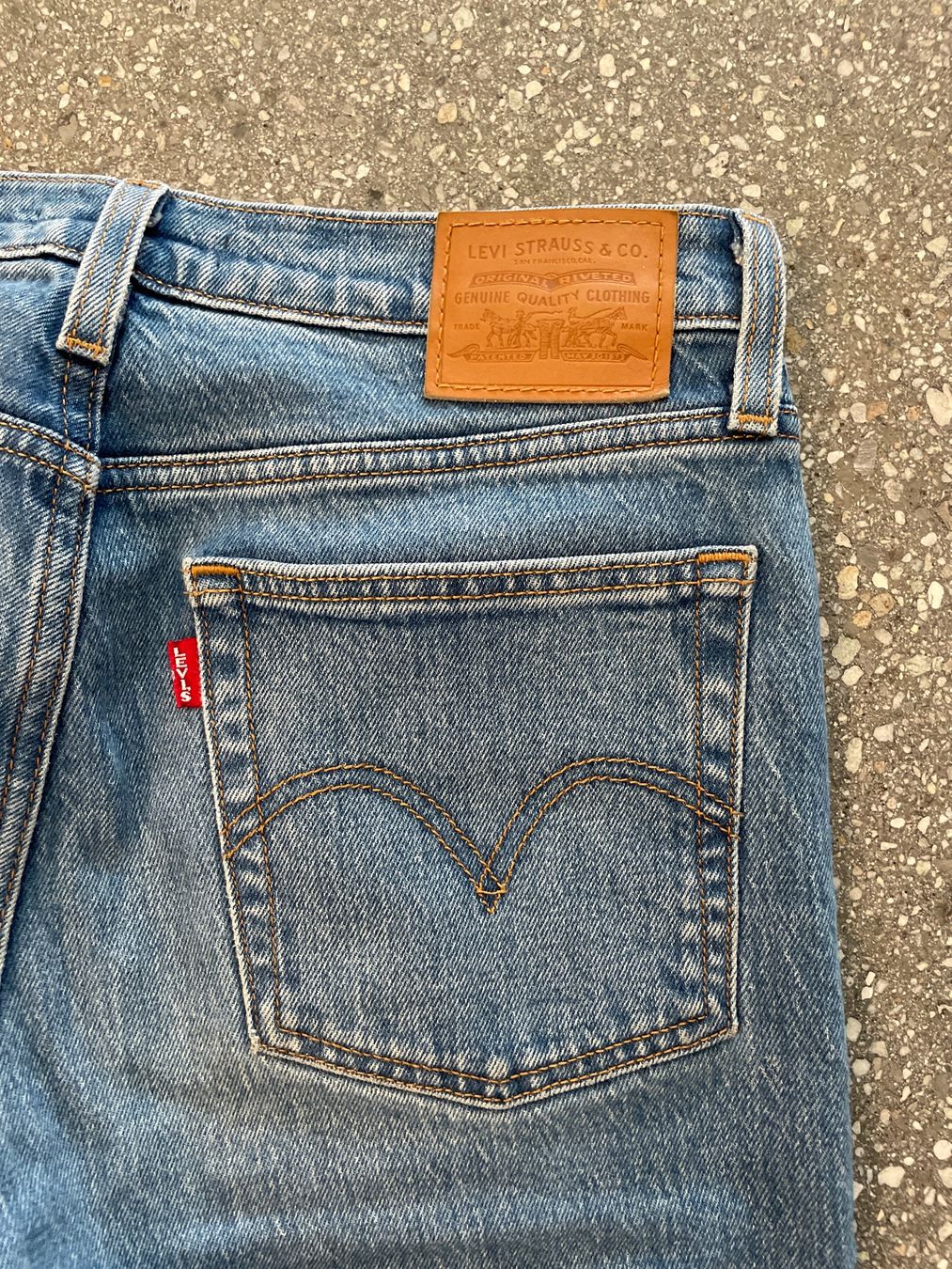 Levi's Jeans: Jeans Levi's taille 27 – D'occasion à Flanthey par henriette83 3