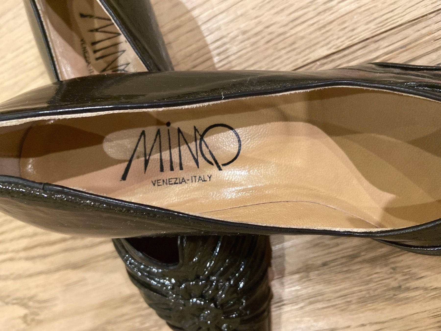 Scarpe da donna: Pumps Mino/Vern -Perl Lackschuh – Usato da Appenzell venduto da babet01 1