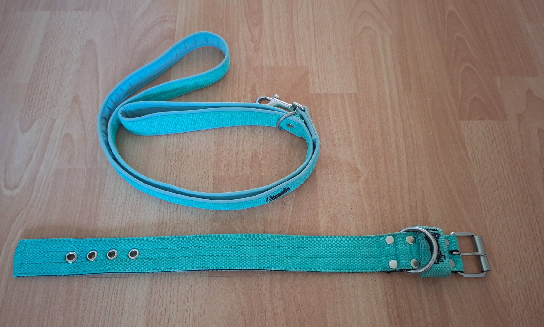 Collier et laisse: Vitomalia Set – D'occasion à Pfäffikon SZ par Milu88