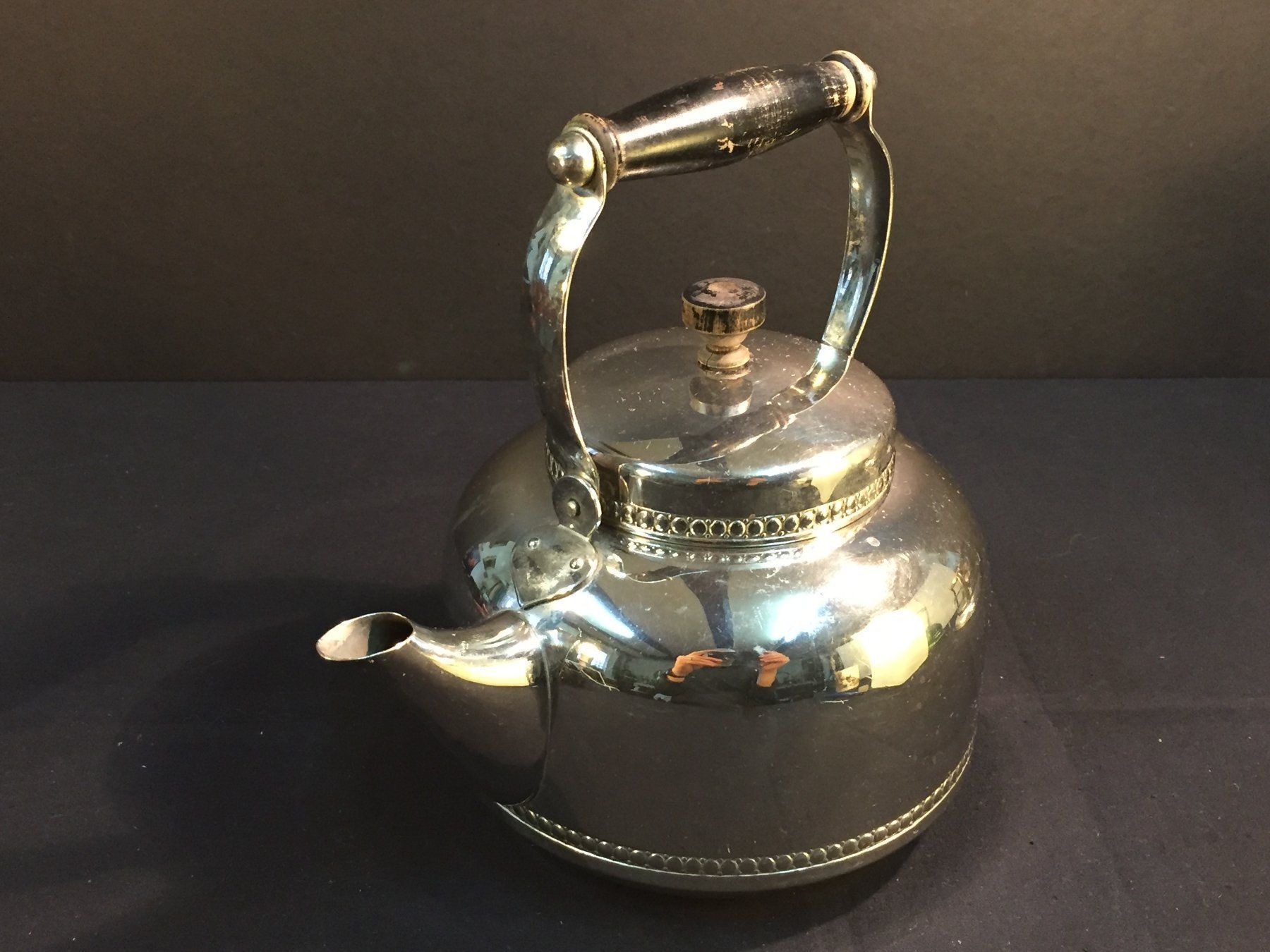 Teiere: Antike Teekanne mit Rechaud – Usato da Schaffhausen venduto da vintageville 4