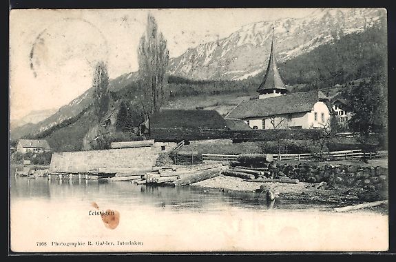 Cartoline postali: AK Leissigen, Idyll mit Kirche am Ufer – Usato da Berlin venduto da bartko-reher