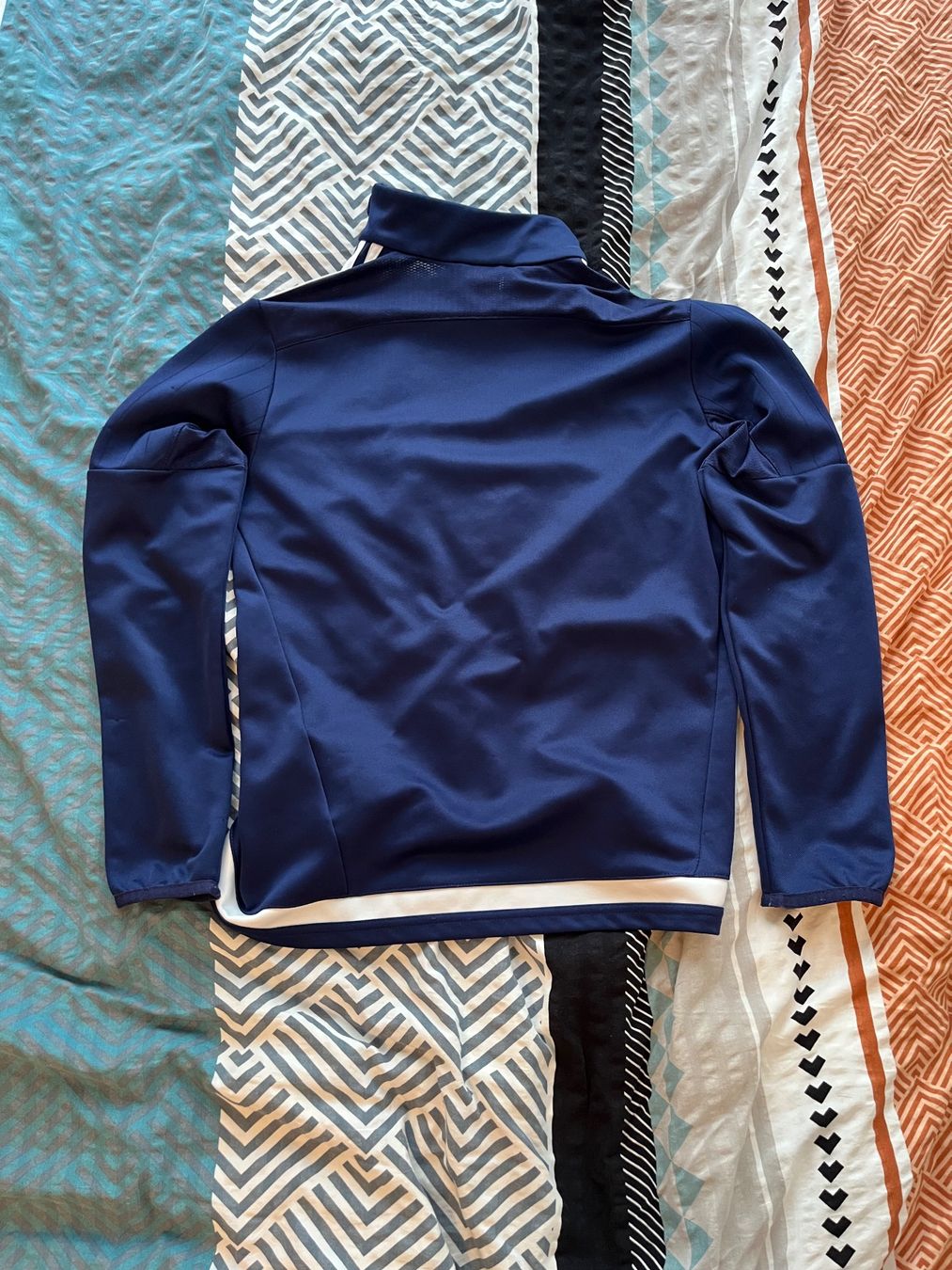Adidas Pulls et sweat-shirts: Pull de sport Adidas bleu – D'occasion à Genève par njia 1
