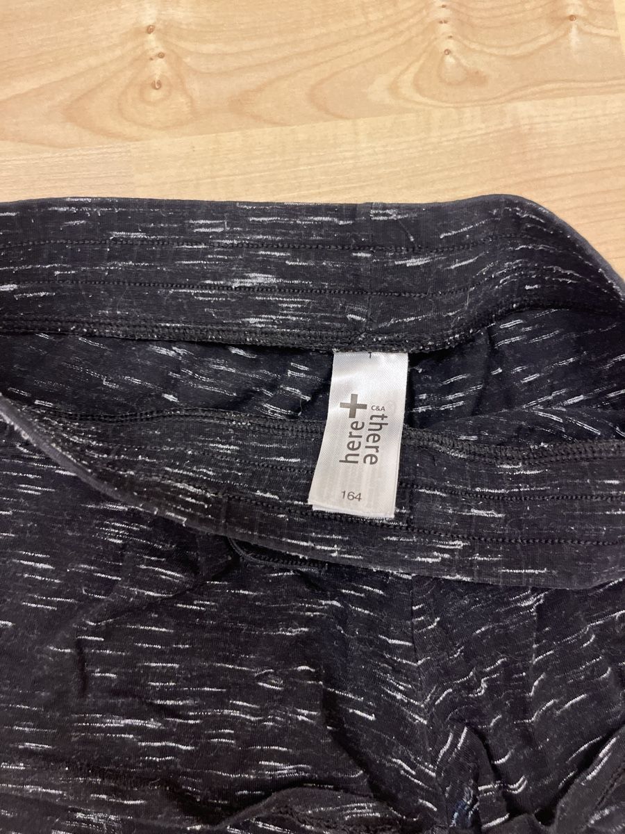 Pantaloni: Kurz-Shorts, Grösse 164, schwarz – Usato da Meilen venduto da jes_c25c 1