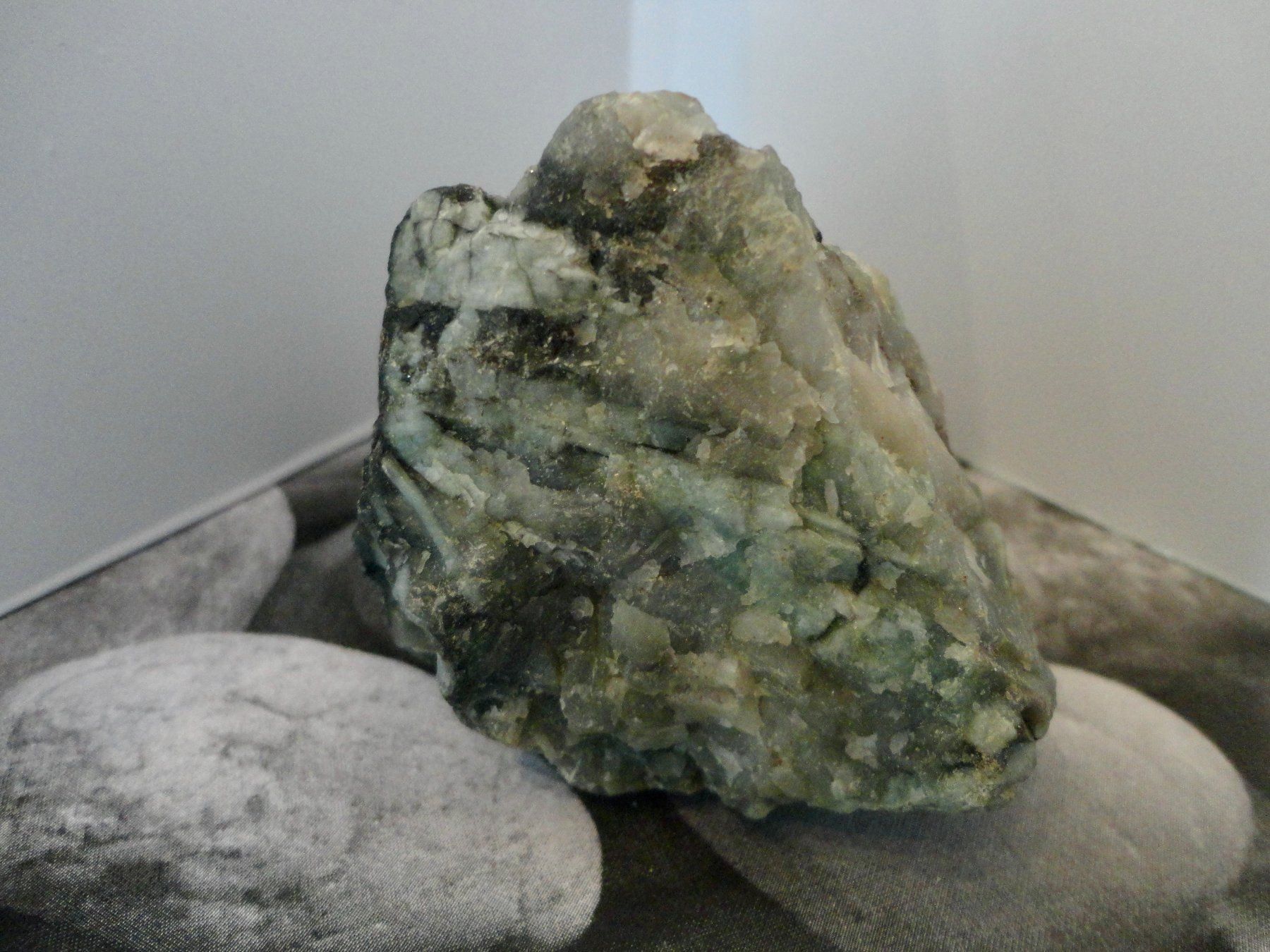 Minerali & Pietre curative: Smaragd  roh Heilstein – Nuovo (secondo la descrizione) da Biberist venduto da Steine 3