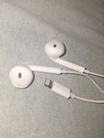 Écouteurs Apple EarPods blancs avec Lightning occasion