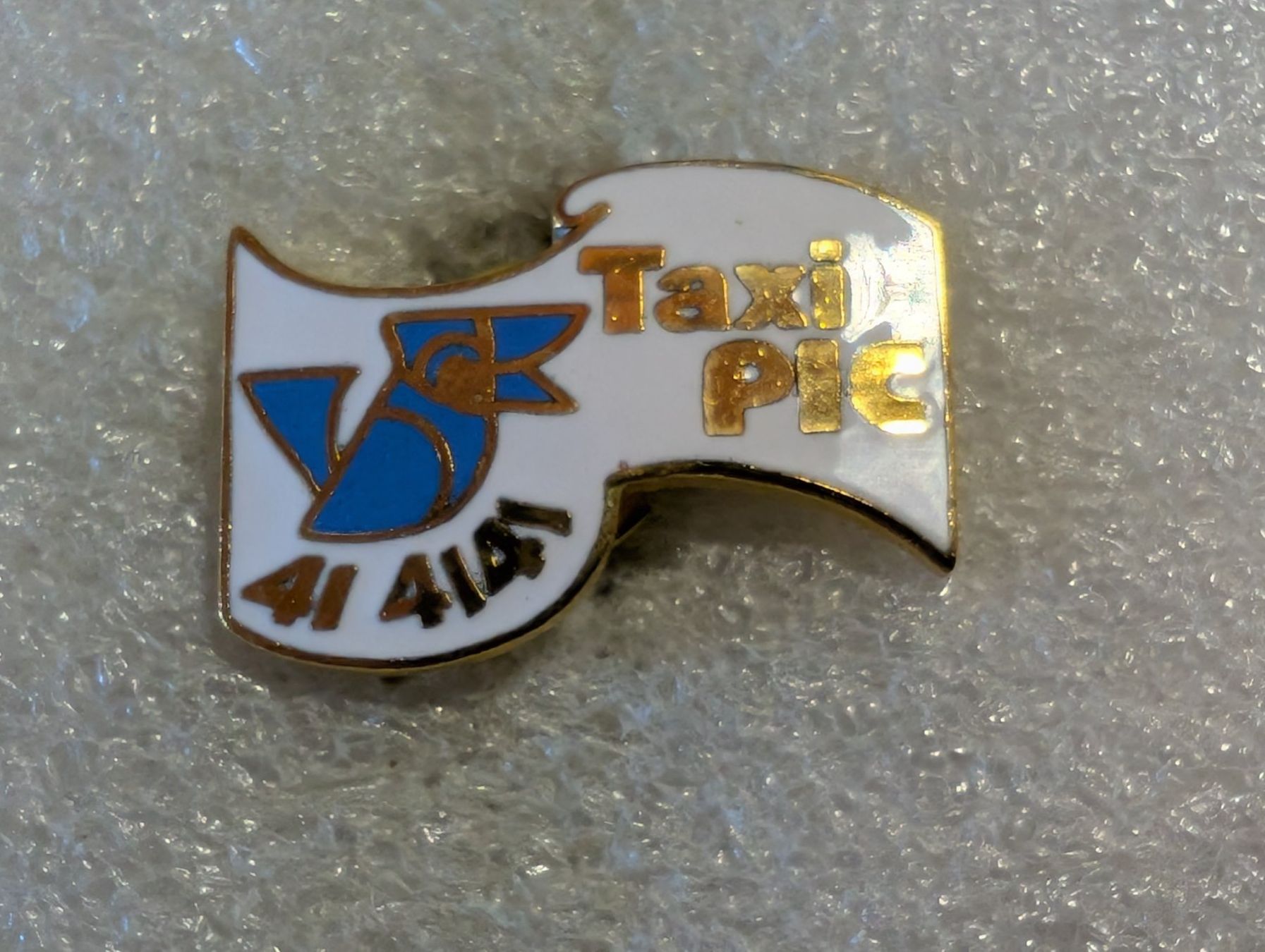 Placchette & Badge: Ansteckpin 93: Taxi Pic – Usato da Oppligen venduto da Pin-Fall-Shop