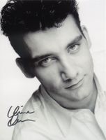 Original Autogramm von CLIVE OWEN auf Großfoto