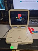 Sony PSone Konsole mit LCD Bildschirm,2 Joyp,4MB MC und Game