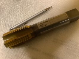 M42 Maschinen Gewindebohrer Steigung 4.5mm, Neu von EMUGE