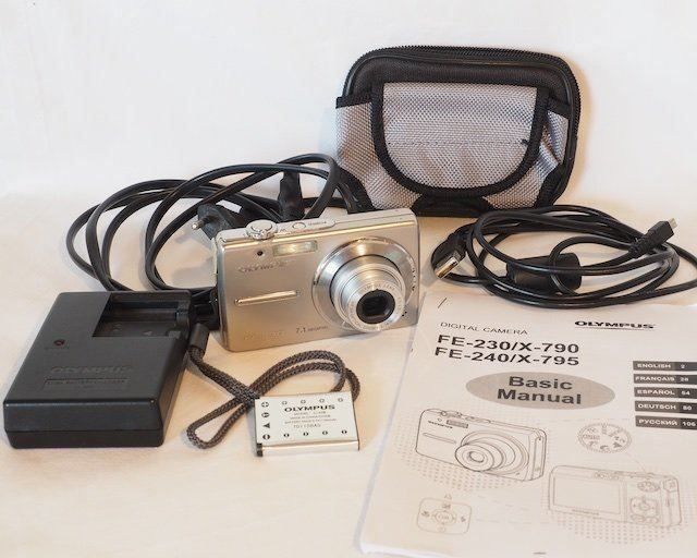 Olympus FE230 Compact Digital Camera Kaufen auf Ricardo