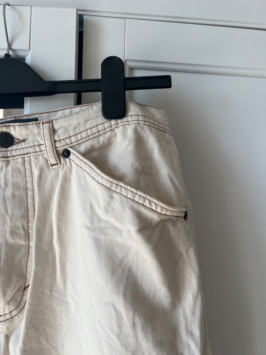 Topshop Jeans: Jeans large crème Topshop 32x30 – D'occasion à Neuchâtel par Thesebootsaremadeforwalking 1
