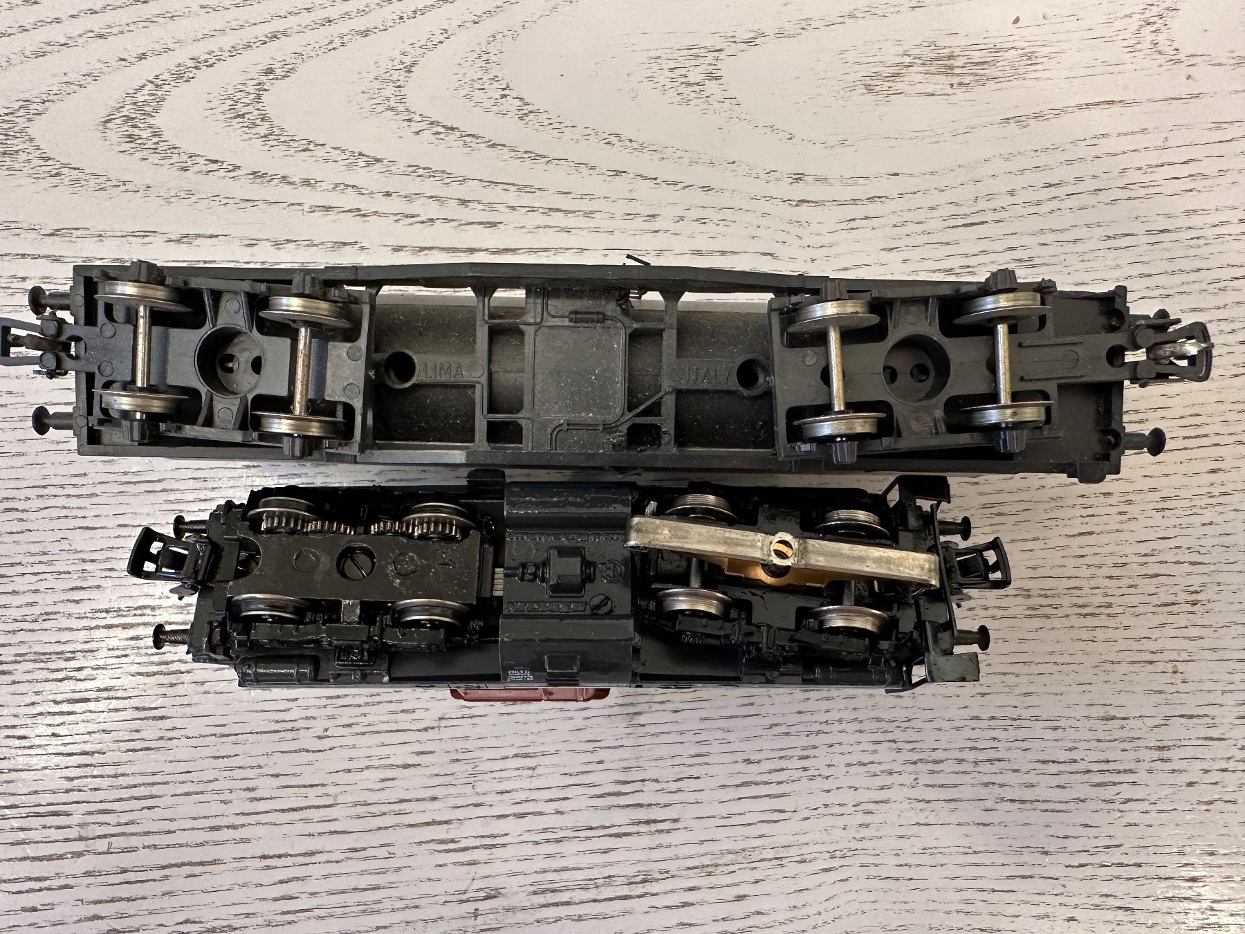 Märklin Modelleisenbahnen: Märklin 3072 DB BR 212 Tankzug – Gebraucht aus Lupsingen von New-Haven 4
