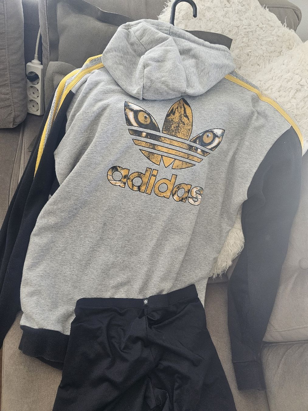 Adidas Lotti di vestiti: Adidas x Rita Ora Set – Usato da Horgenberg venduto da fus_csf7 4