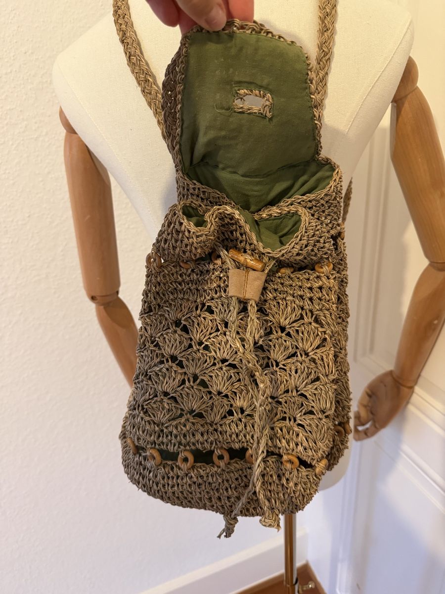Rucksäcke: Summer Ready: Straw Backpack with Wooden Details! – Gebraucht aus Mies von nic_yk5d 2