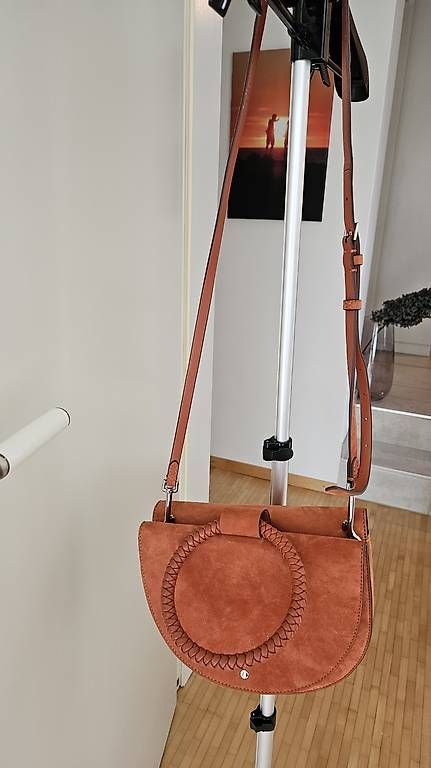 Altro in  Abbigliamento & Accessori: Theory Handtasche, Wildleder – Nuovo (secondo la descrizione) da Meggen venduto da Msmarket